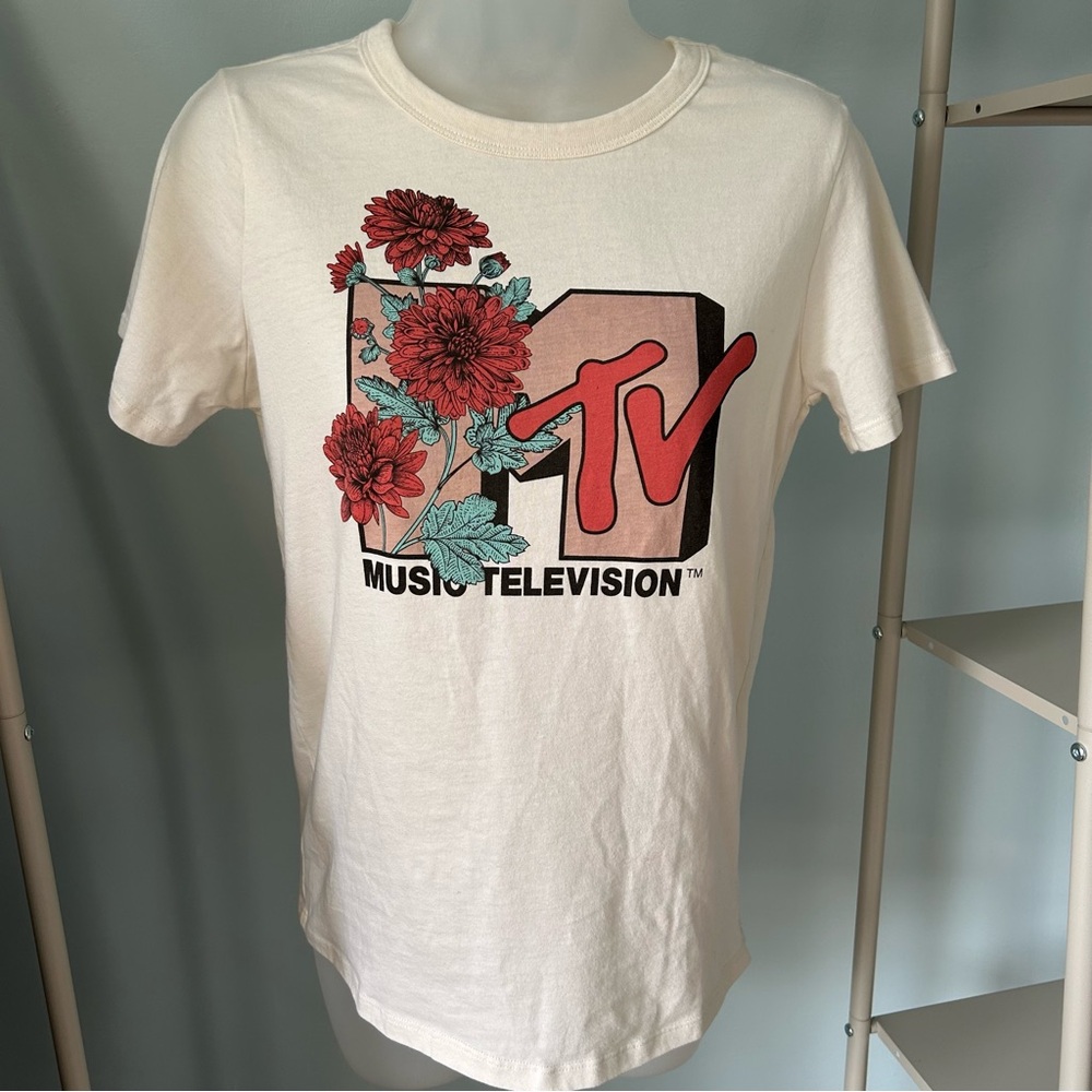 MTV Logo Graphic Tee Music Retro Style